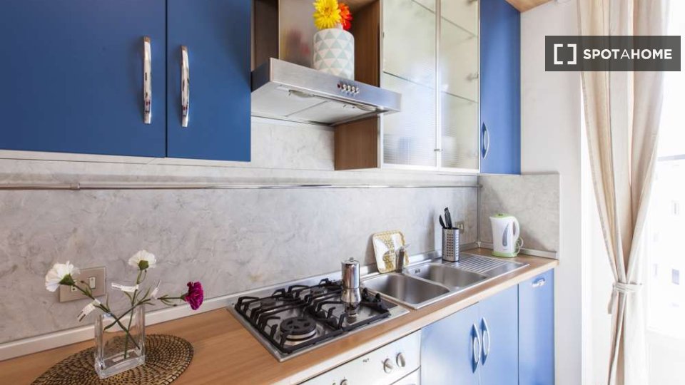 Immagine 12 di Camera condivisa in affitto  in Viale Emilio Caldara a Milano