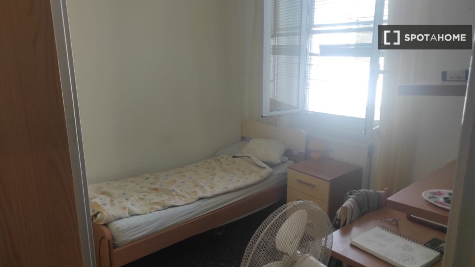 Immagine 17 di Camera condivisa in affitto  in Corso Aldo Gastaldi a Genova