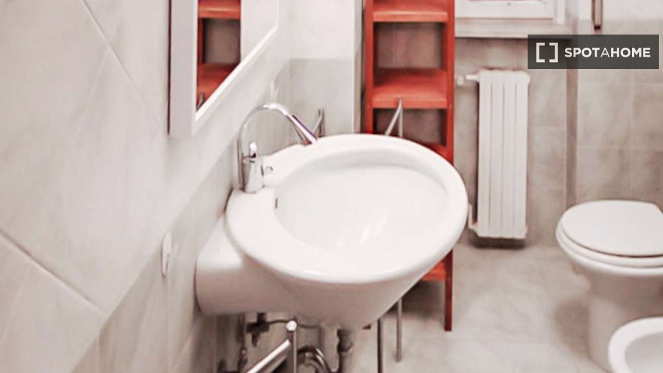 Immagine 11 di Camera condivisa in affitto  in Via Emilio De Marchi a Milano