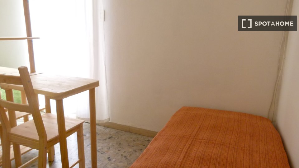 Immagine 17 di Camera condivisa in affitto  in Via Palestro a Bologna