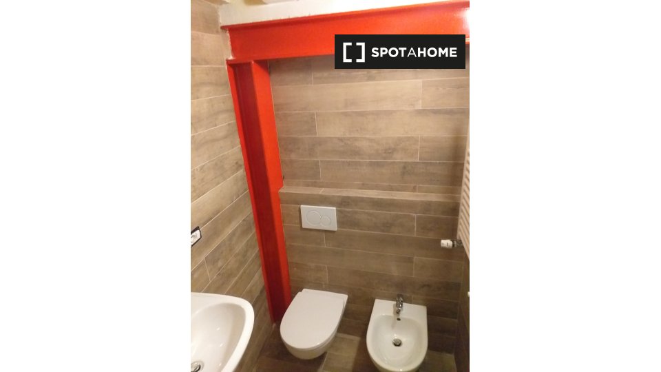 Immagine 10 di Ufficio in affitto  in Via Zamboni a Bologna