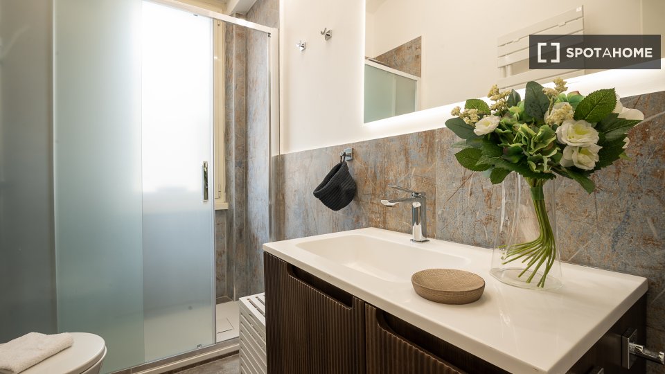 Immagine 16 di Appartamento in affitto  in Via Satrico a Roma