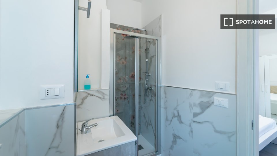 Immagine 13 di Appartamento in affitto  in Via Aurelio Saffi a Bologna