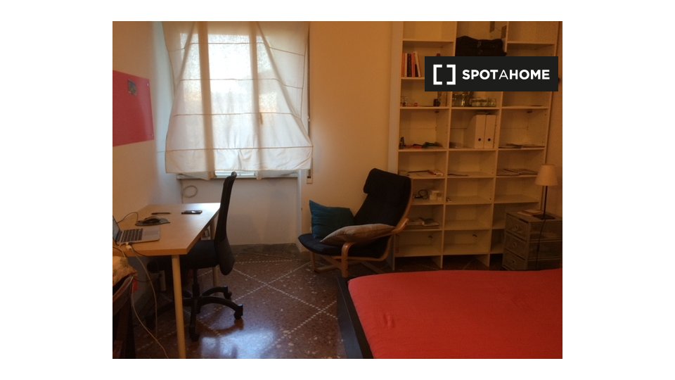 Immagine 12 di Camera condivisa in affitto  in Viale Furio Camillo, 00181 Roma RM, Italy a Roma