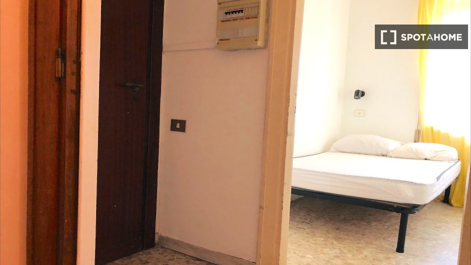 Immagine 5 di Camera condivisa in affitto  in Viale Egeo, 00144 Roma RM, Italy a Roma