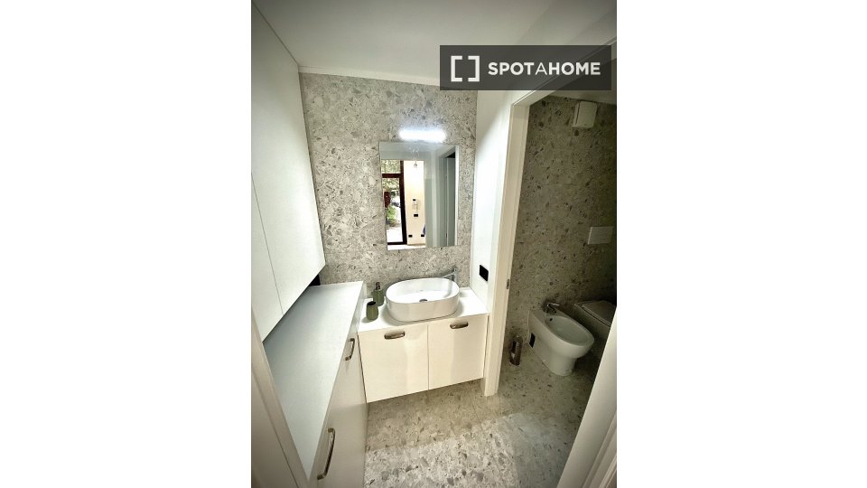 Immagine 10 di Ufficio in affitto  in Via Benefattori dell'Ospedale a Milano