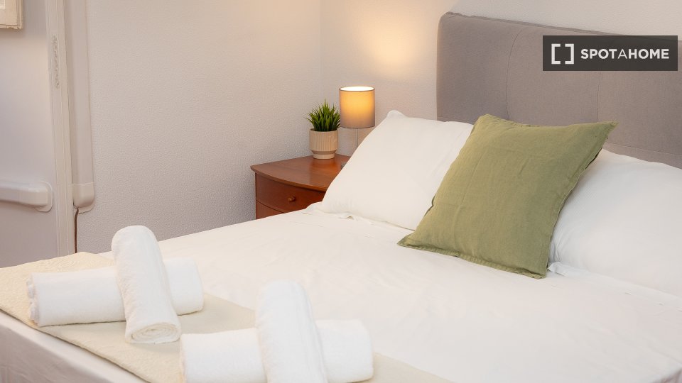 Immagine 11 di Appartamento in affitto  in Via Faleria a Roma