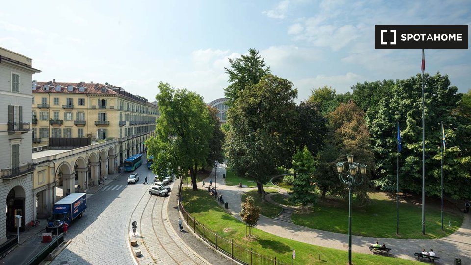 Immagine 6 di Ufficio in affitto  in Piazza Carlo Felice a Torino
