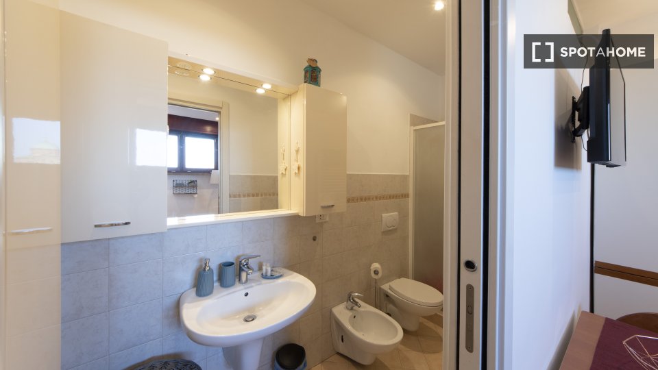 Immagine 5 di Ufficio in affitto  in Viale Angelo Masini a Bologna