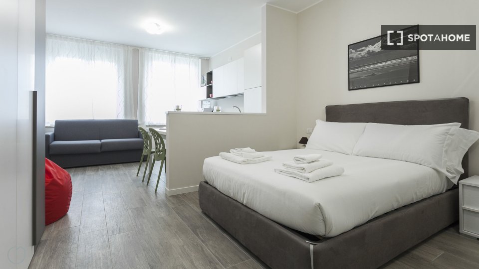 Immagine 2 di Appartamento in affitto  in Piazzale Luigi Cadorna a Milano