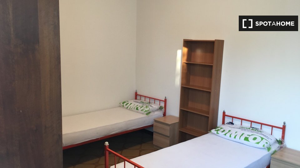 Immagine 13 di Camera condivisa in affitto  in Via Luigi Vestri a Bologna