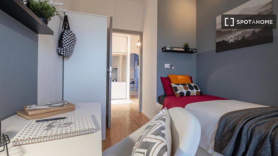 Immagine 4 di Camera condivisa in affitto  in Via Piobesi n. a Torino