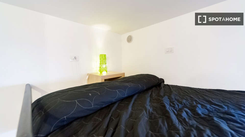 Immagine 18 di Ufficio in affitto  in Vicolo Monte del Gallo a Roma