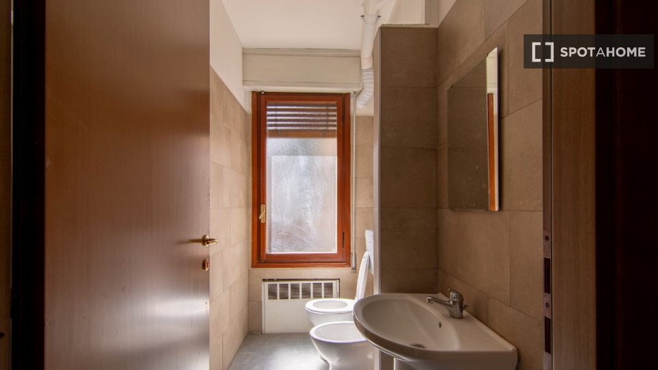 Immagine 10 di Camera condivisa in affitto  in Viale Quirico Filopanti a Bologna