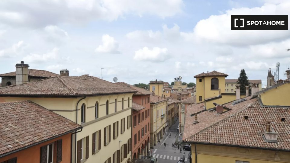 Immagine 17 di Appartamento in affitto  in Piazza S. Martino a Bologna