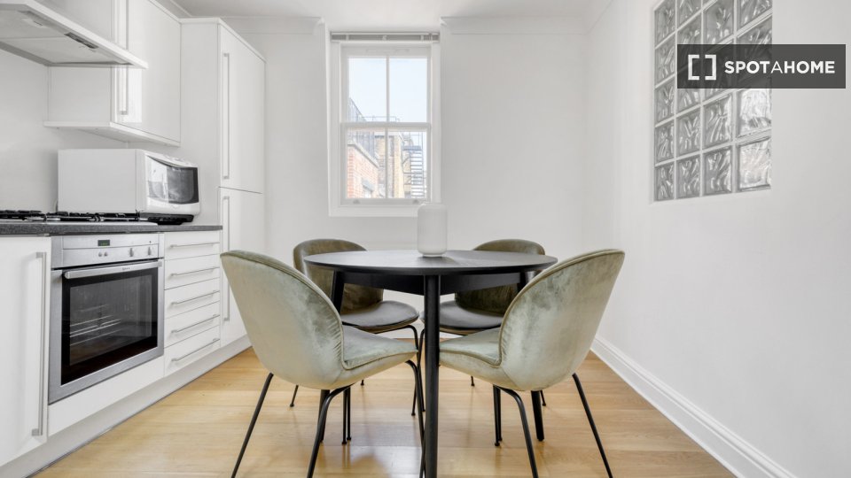 Immagine 7 di Appartamento in affitto  in A Villiers St a 