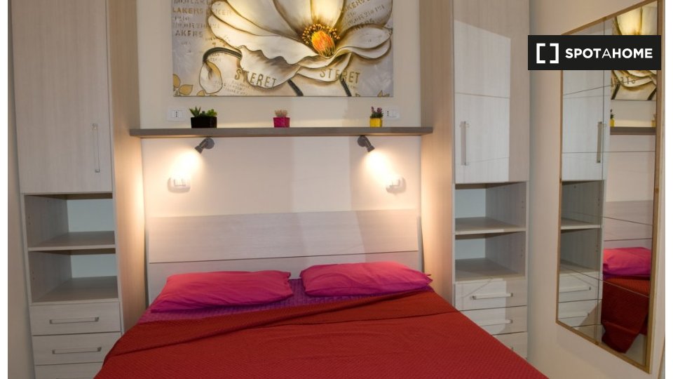 Immagine 10 di Camera condivisa in affitto  in Via Vetulonia a Roma