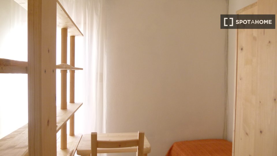 Immagine 11 di Camera condivisa in affitto  in Via Palestro a Bologna