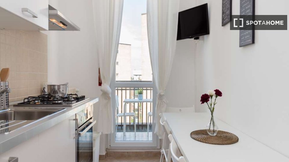 Immagine 10 di Camera condivisa in affitto  in Via Dei Mandorli Milan a Buccinasco