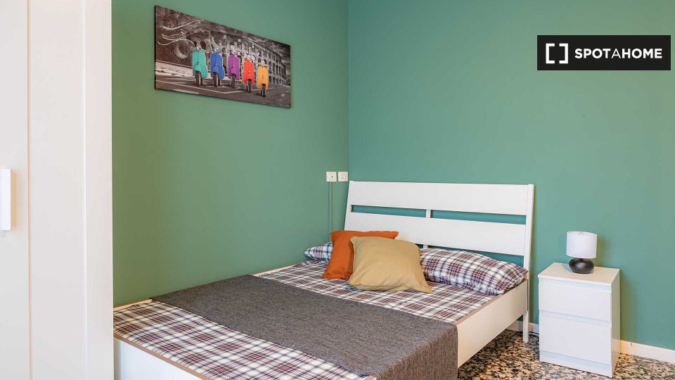 Immagine 2 di Camera condivisa in affitto  in Viale Sarca a Milano