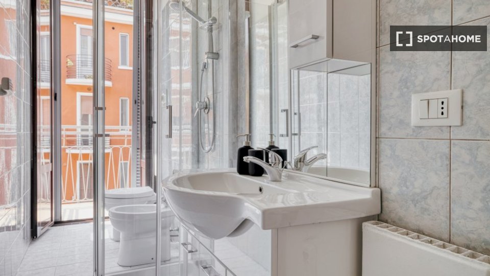 Immagine 14 di Camera condivisa in affitto  in Via Francesco Brioschi a Milano