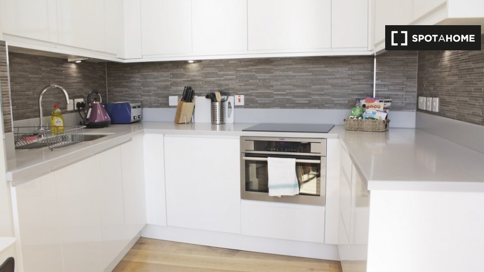 Immagine 6 di Appartamento in affitto  in St Mary at Hill a 