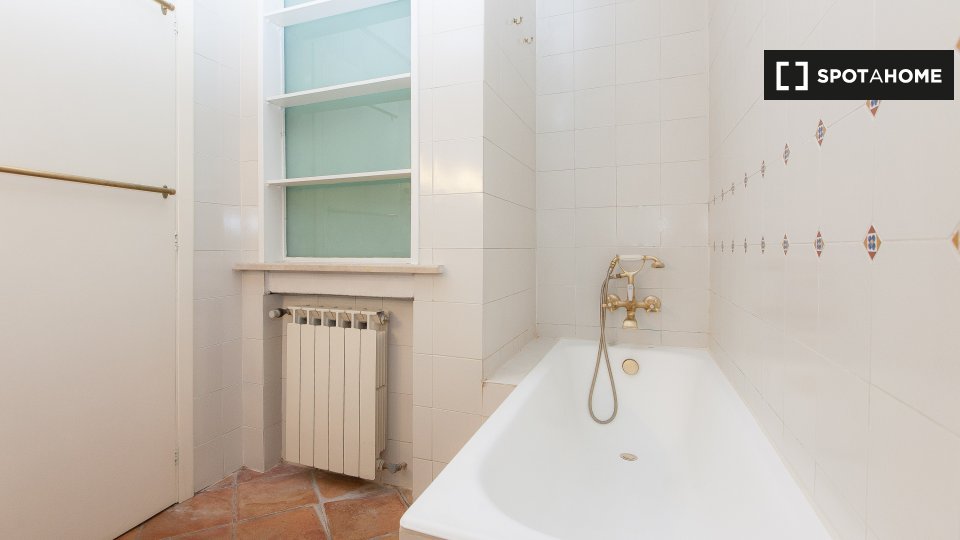 Immagine 13 di Appartamento in affitto  in Via del Mattonato, 00153 Roma RM, Italy a Roma