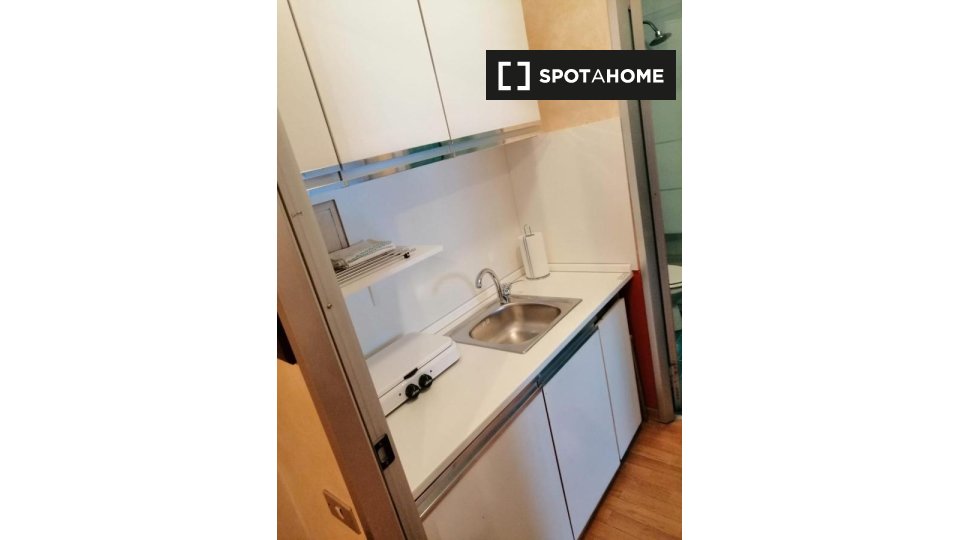 Immagine 6 di Ufficio in affitto  in Via Nizza a Torino