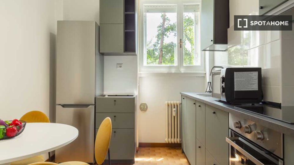 Immagine 4 di Camera condivisa in affitto  in Viale Renato Serra a Milano