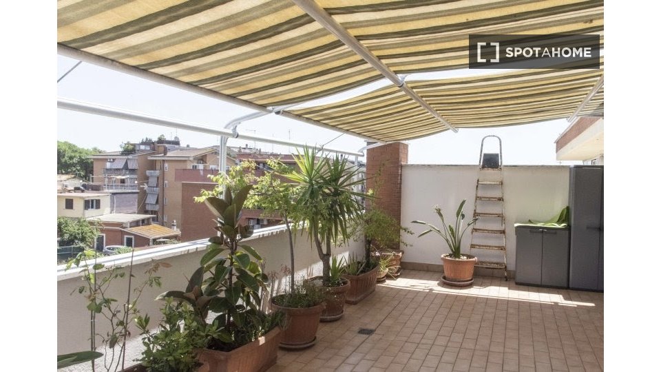 Immagine 10 di Appartamento in affitto  in Via dei Polenta a Roma