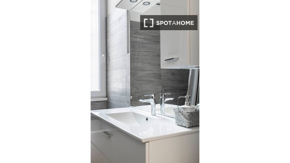 Immagine 12 di Appartamento in affitto  in Via Merulana a Roma