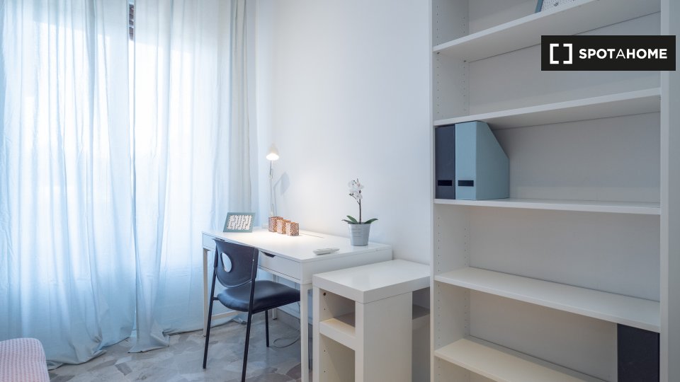 Immagine 7 di Camera condivisa in affitto  in Via Fratelli Rosselli a Milano