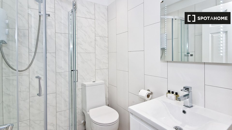 Immagine 7 di Appartamento in affitto  in Flat 7 Greek St a 