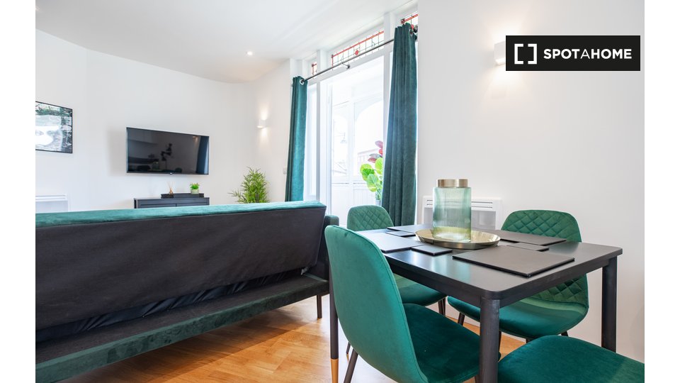 Immagine 1 di Appartamento in affitto  in Church St a Staines