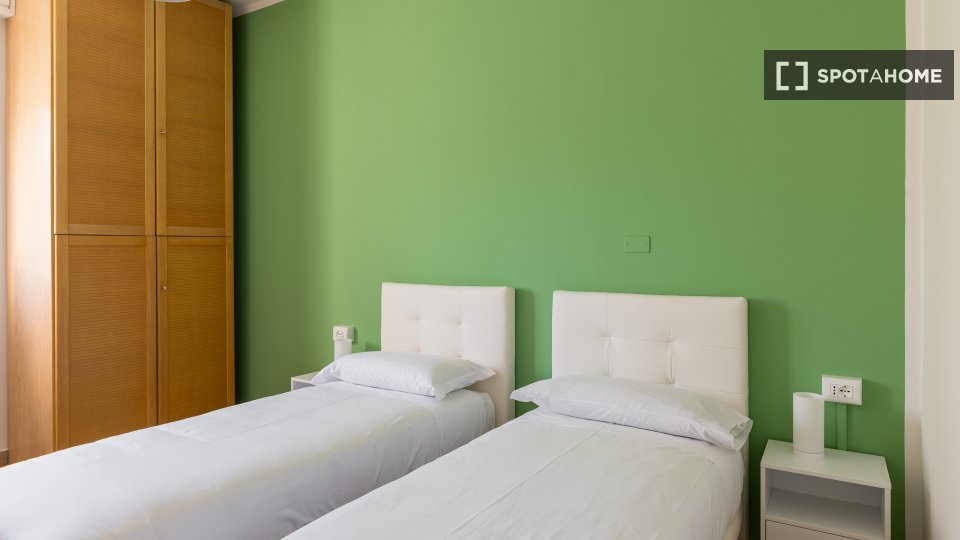 Immagine 16 di Appartamento in affitto  in Via Genova a Bologna