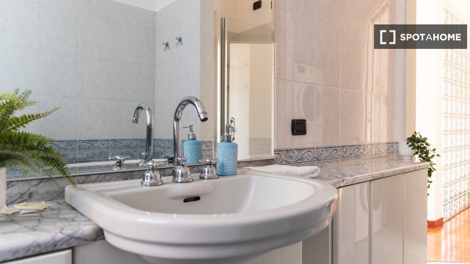 Immagine 19 di Appartamento in affitto  in Via Antonio Cechov a Milano