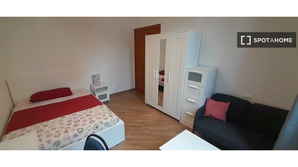 Immagine 1 di Camera condivisa in affitto  in Via Giambattista Lulli a Firenze