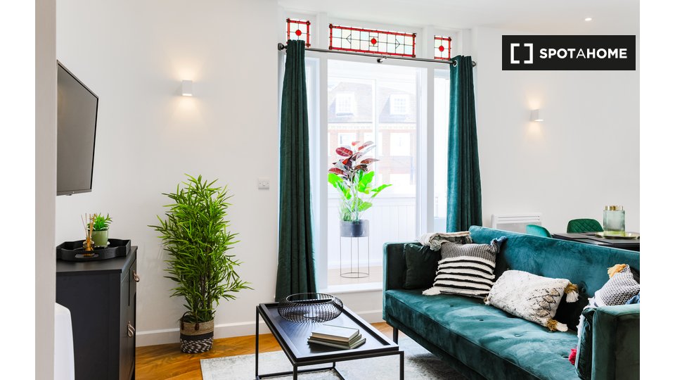 Immagine 5 di Appartamento in affitto  in Church St a Staines