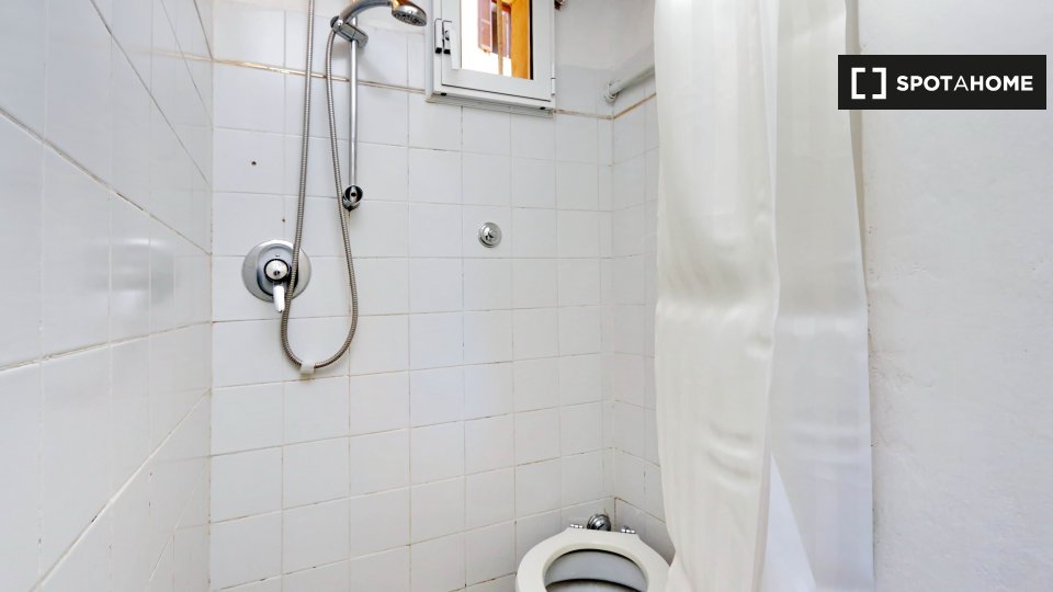 Immagine 16 di Ufficio in affitto  in Via Garibaldi a Roma