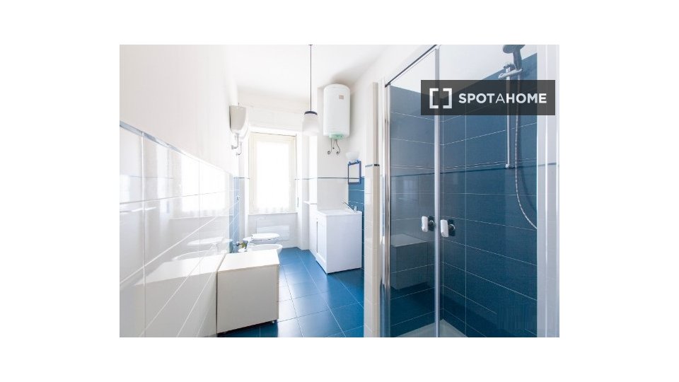 Immagine 6 di Camera condivisa in affitto  in Via dei Giudicati n a Cagliari