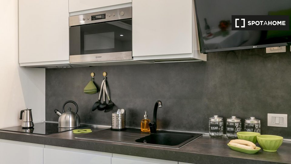 Immagine 17 di Ufficio in affitto  in Via Vespri Siciliani a Milano