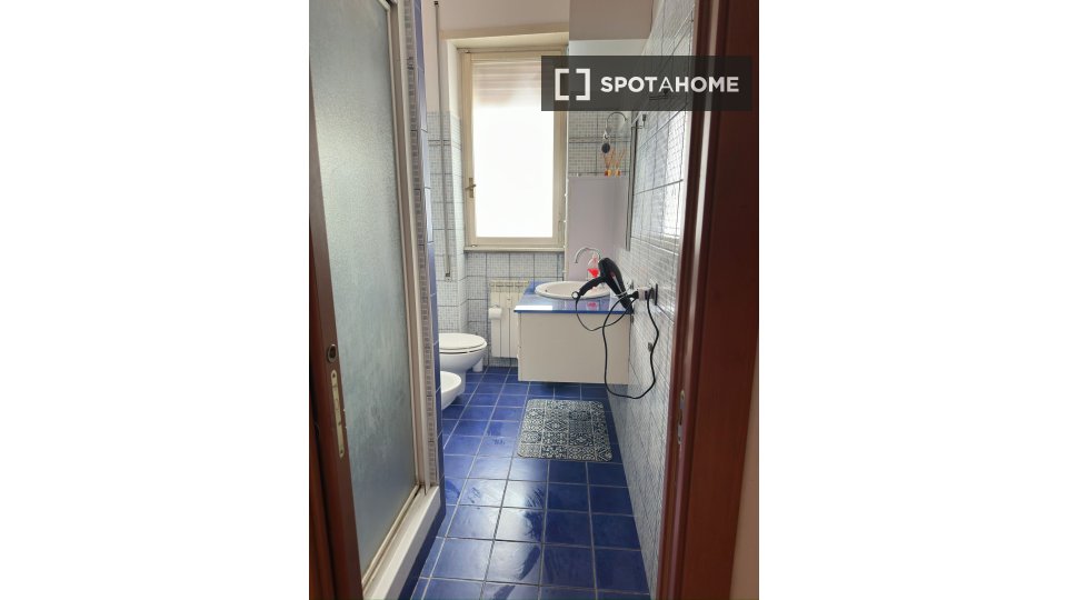 Immagine 7 di Appartamento in affitto  in Via Campello sul Clitunno a Roma