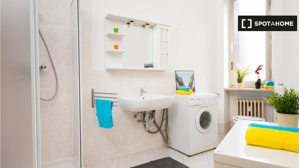 Immagine 9 di Camera condivisa in affitto  in Via S Paolo a Torino