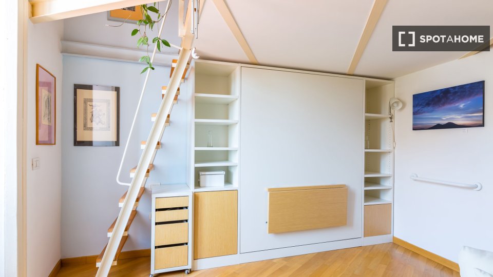 Immagine 11 di Appartamento in affitto  in Rampe Montemiletto a Napoli