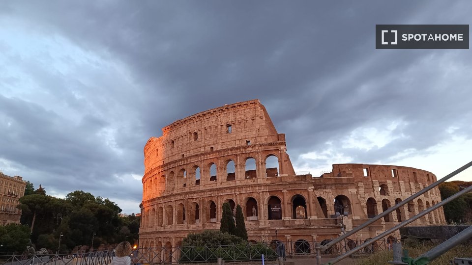 Immagine 2 di Ufficio in affitto  in Via di S. Giovanni in Laterano a Roma