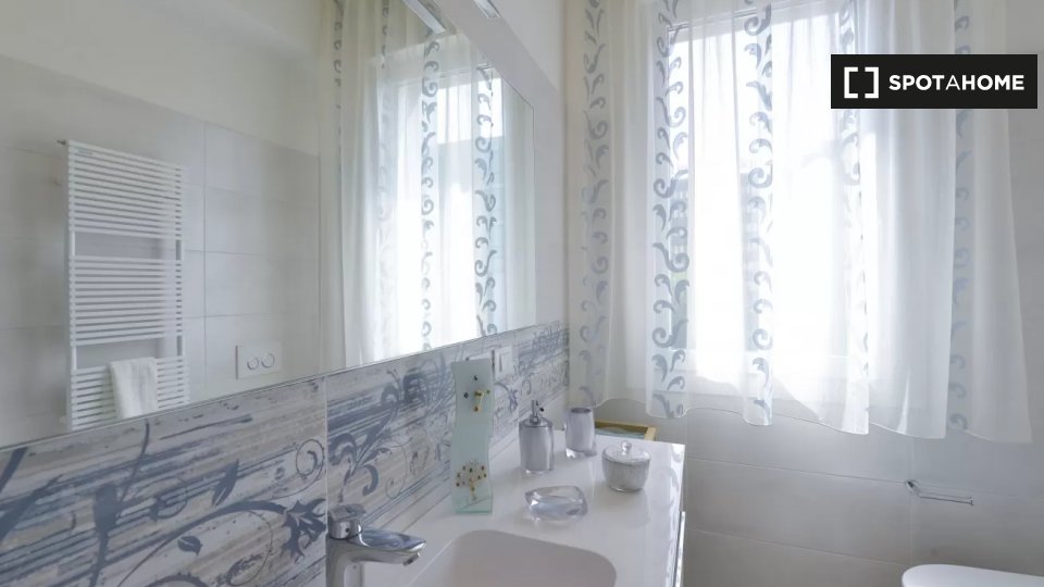 Immagine 18 di Appartamento in affitto  in Via Luigi Vestri a Bologna