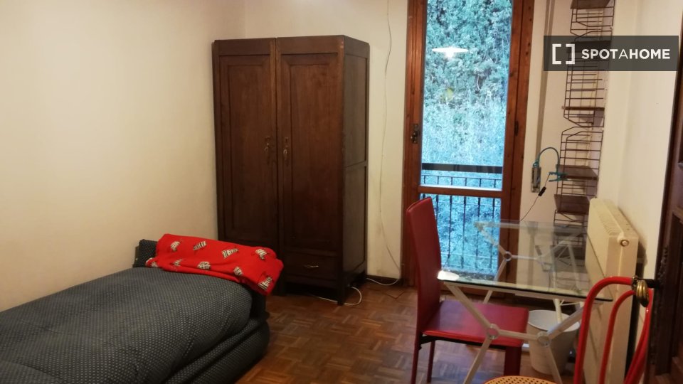 Immagine 1 di Camera condivisa in affitto  in Via del Beato Egidio a Perugia