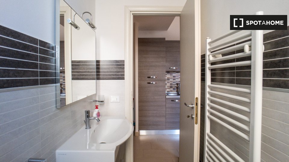 Immagine 13 di Appartamento in affitto  in Via Volvinio a Milano