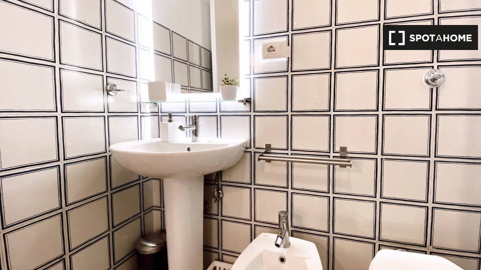 Immagine 9 di Ufficio in affitto  in Via di Gesù e Maria a Roma