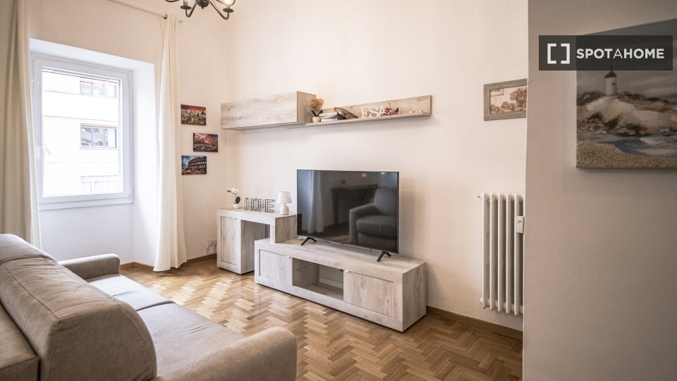 Immagine 15 di Appartamento in affitto  in Via Donatello a Roma